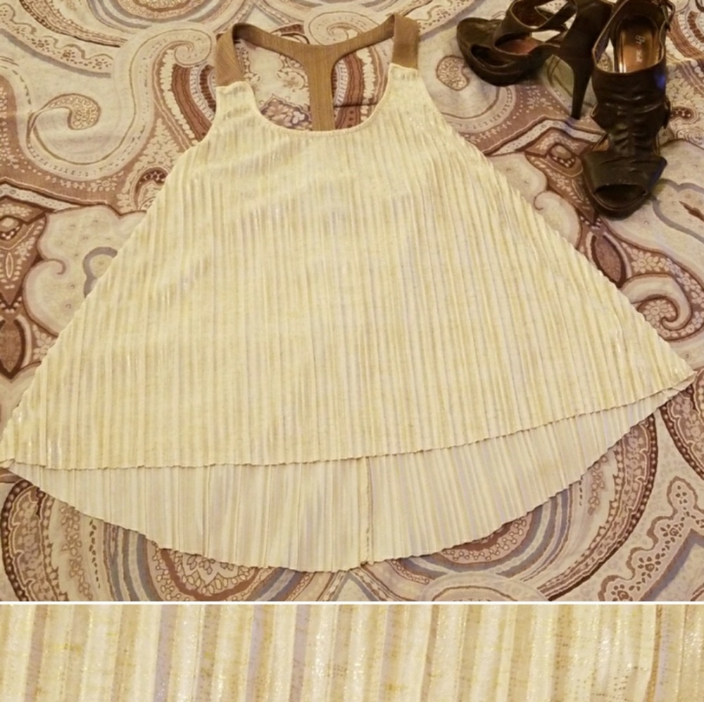 NWT Ivory and Gold Top with Bow in Back Size M